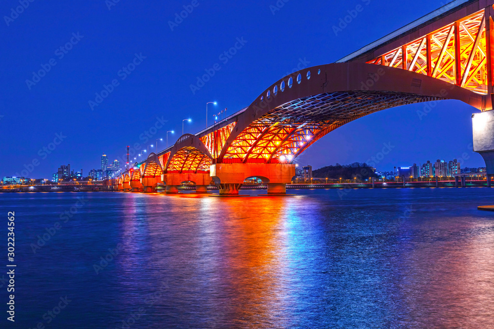 Naklejka premium Night View of Seongsandaegyo Bridge Seoul South Korea