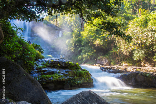 Kleiner Wasserfall im Regenwald photo
