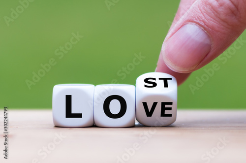 Dice form the expression "lost love".