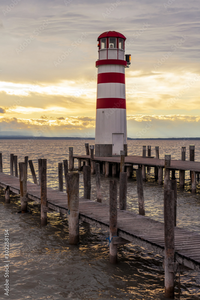 Abendstimmung am Leuchtturm von Podersdorf, Neusiedler See, Burgenland, Österreich