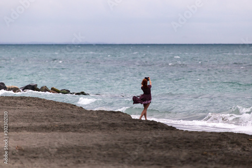 Cuadro en lienzo windy winter sea, but the phone is the protagonist