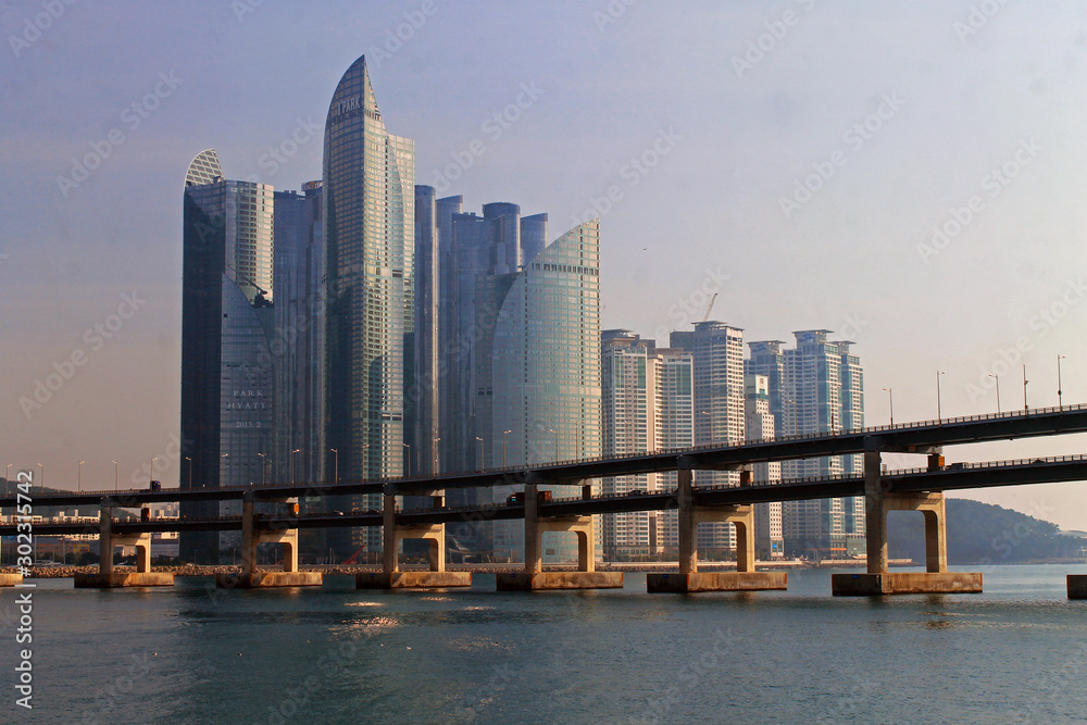 Fototapeta premium Skyscrapers and bridge in the Busan panorama
