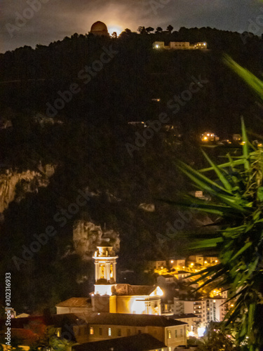 Abbaye Saint Pons et observatoire de Nice  sous la lune © Bernard