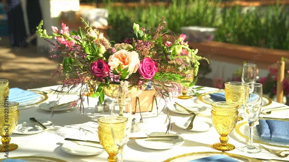 Wedding Flowers on Table Wedding Flowers on Table