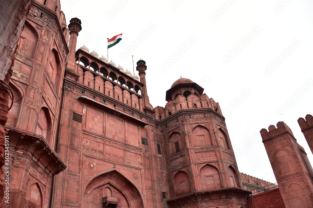 インドの首都のデリー 世界遺産のラールキラー 赤茶色のお城とインド国旗 Stock Photo Adobe Stock