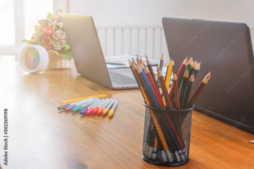 Obraz premium Soft Light and Smooth Focus,The marketing department and designers are advising about product design to make customers satisfied and giving advice on shapes and colors as examples of product design.