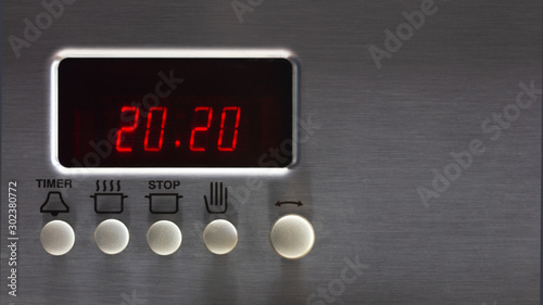 Kitchen timer with the number 2020.