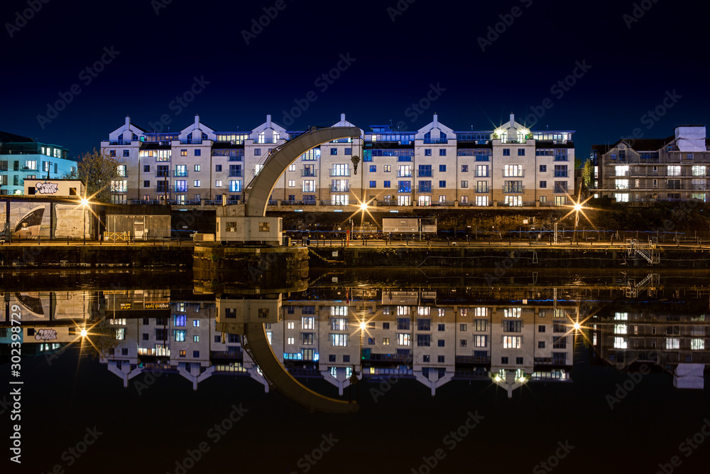 Obraz premium Bristol Crane Reflections