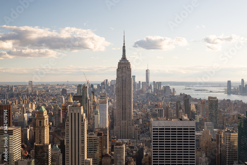View of Midtown Manhattan and the Empire State Building from the Top of the Rock © Euqirneto