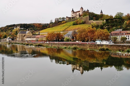 Würzburg, Festung Marienberg im Herbst