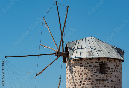 alte Antike Windm  hle auf einem Berg von Bodrum