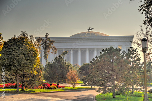 Tashkent, Amir Timur Square photo