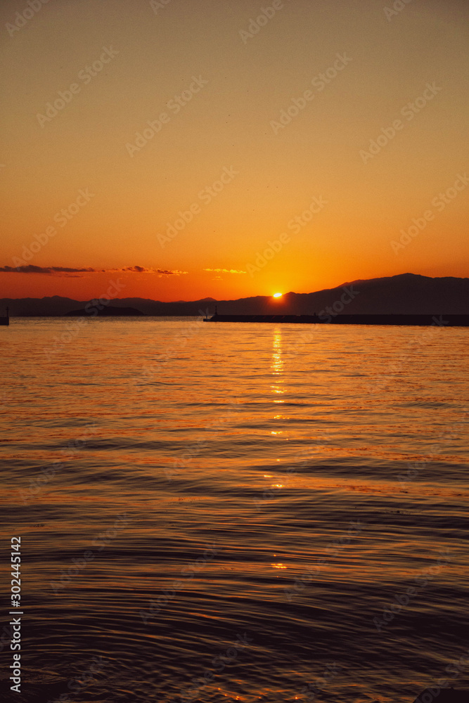 琵琶湖の夕陽です