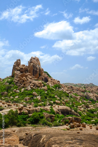 南インドのハンピに広がる巨大な岩群