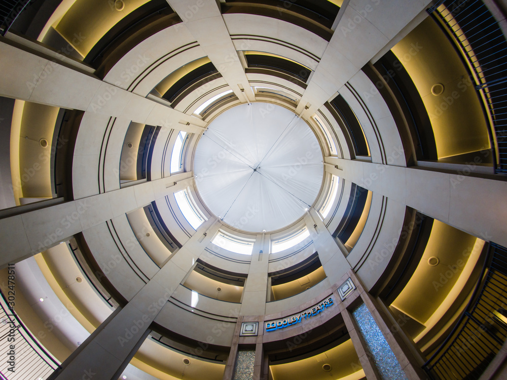 Fototapeta premium LOS ANGELES, USA - SEPTEMBER 20: Hollywood walk of fame on September 20, 2015 in Los Angeles, United States. It has stars embedded in the sidewalks along Hollywood Boulevard.