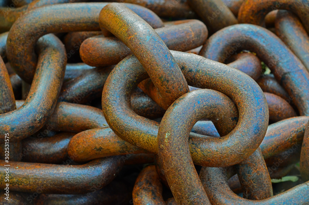 Old rusty chain - https://www.snakkomsex.no Old rusty chain - https://www.snakkomsex.no