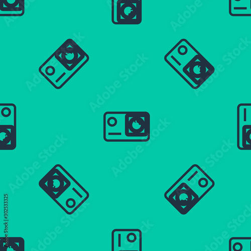 Blue line Action extreme camera icon isolated seamless pattern on green background. Video camera equipment for filming extreme sports. Vector Illustration