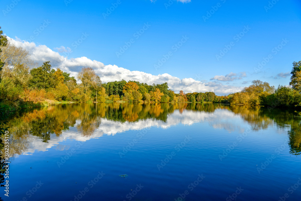 beautiful autumn colours, walk, lake, sun