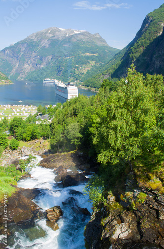 Tapety artystyczne Geiranger 3