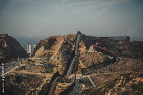 Bild auf Leinwand US-Mexican Border(Tijuana)