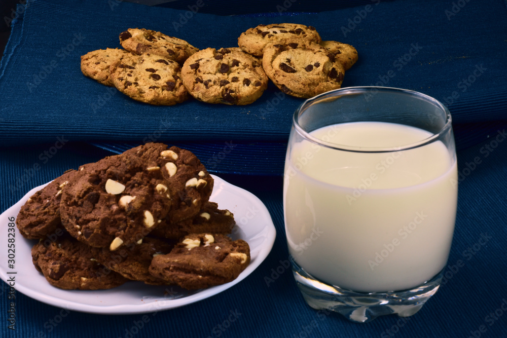 tazón de galletas con leche tazón de galletas con leche