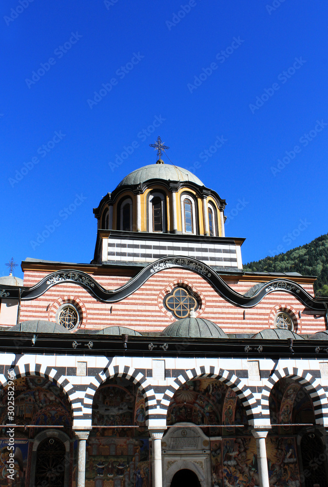 ブルガリア　リラ修道院の聖母誕生教会