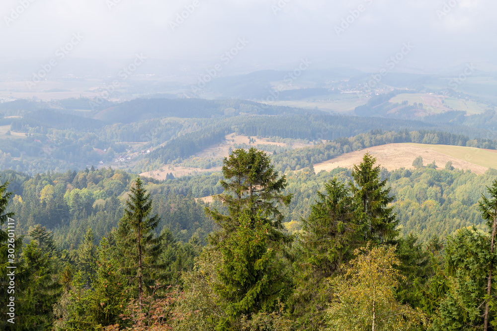 Naklejka premium Mountain landscape with valley below. View from height