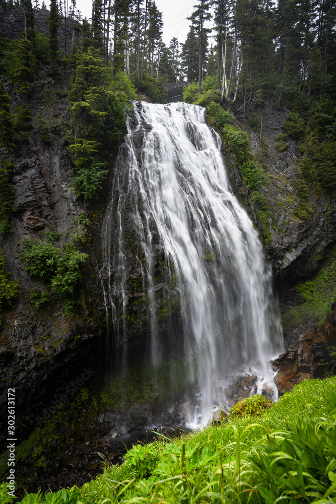 Obraz premium Narada Falls in Mount Rainier National Park, Washington, United States.