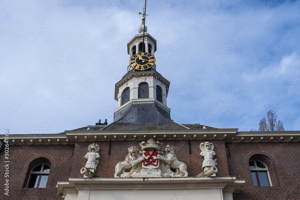 Fassade des Stadttors von Leiden/Niederlande, genannt 