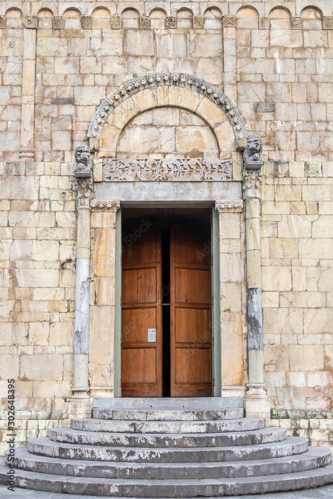 entrance door of Barga castle