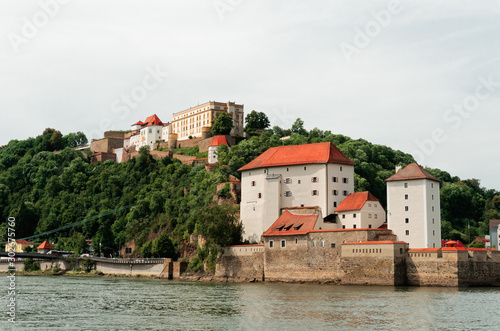 Blick auf die Festung Veste Oberhaus oberhalb der Donau, Passau, Deutschland