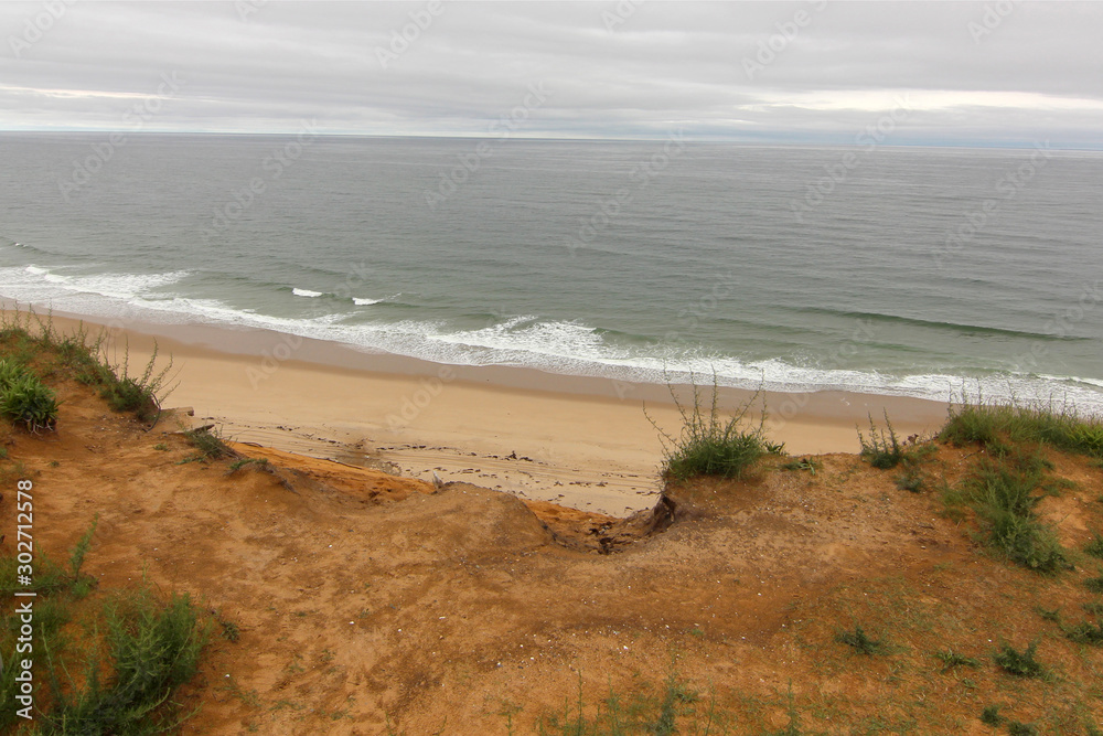 Waves at the Cape Cod National Seashore Research Station Waves at the Cape Cod National Seashore Research Station