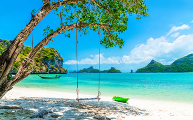 Acrylglasbilder Blau Beautiful nature scenic landscape vacation tropical sunny beach Mu Koh Ang Thong island, Famous landmark tourist travel Koh Samui Thailand fun beach summer holiday trip, Tourism destination place Asia  © day2505