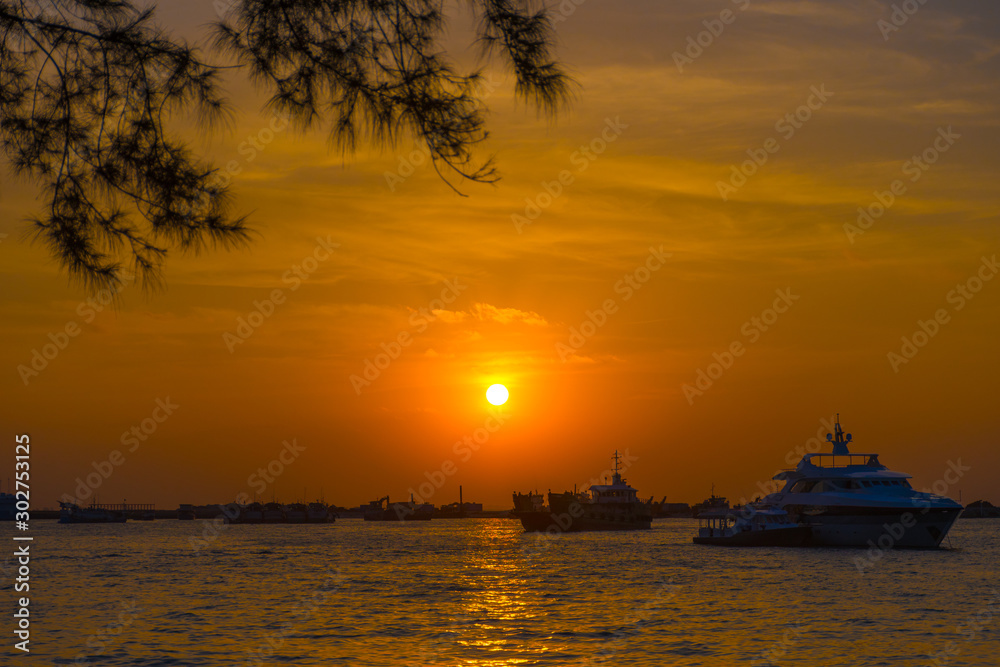 Fototapeta premium sunset on sea