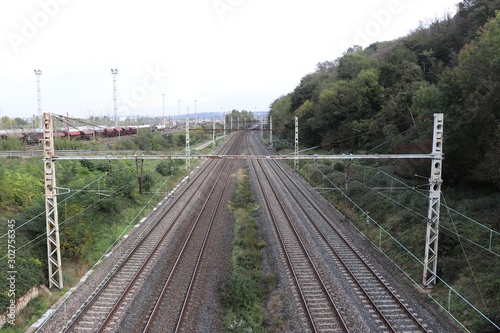 Ligne de chemin de fer Paris Lyon Marseille au niveau de Solaize au sud de Lyon - Département du Rhône - France - Vue des rails
