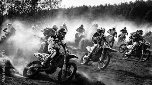 Fototapeta Naklejka Na Ścianę i Meble -  Motocross Rennstart