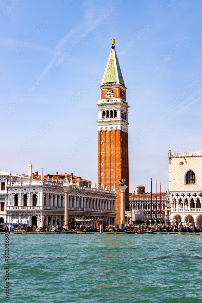 Markusturm Venedig aus Sicht von der Wasserseite