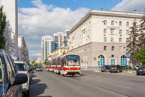 Slika na platnu Tram rides along Galaktionovskaya street in Samara in summer