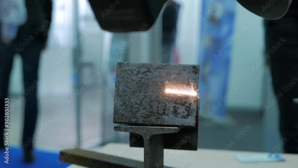Rust removal with laser equipment