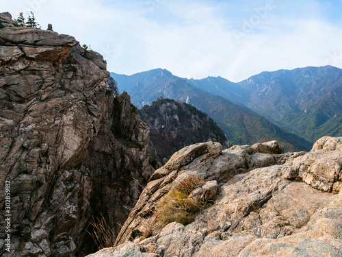 Fototapeta Naklejka Na Ścianę i Meble -  rocks in Seoraksan National Park