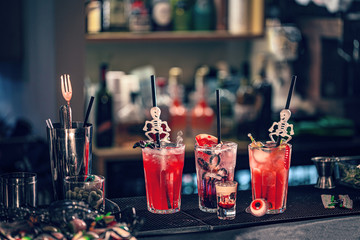 Halloween cocktails with halloween decor