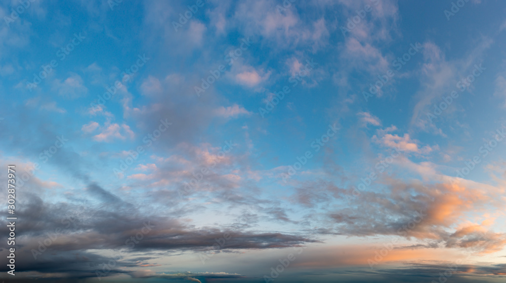 Obraz premium Fantastic clouds against blue sky, panorama