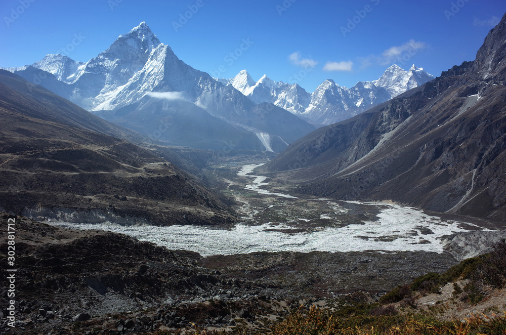 Everest trek. View of Ama Dablam (6856 m) from near Dughla (4620 m) in Himalayas mountains, Sagarmatha national park, Solukhumbu, Nepal
