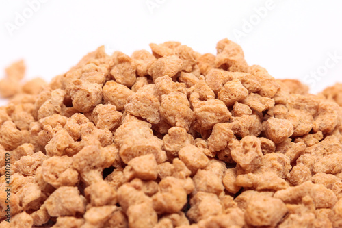 Proteína de soja texturizada fina, deshidratada.