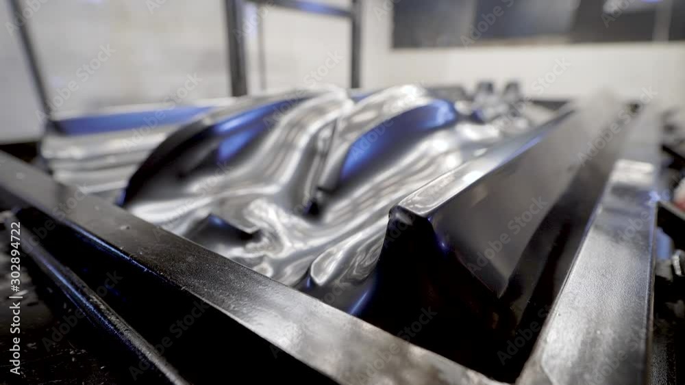 thermal vacuum molding process. Obtaining volumetric parts from plastic