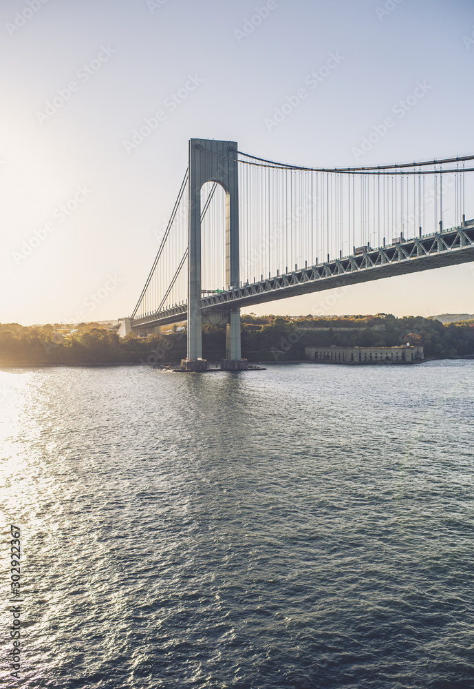 Fototapeta premium Verrazzano-Narrows Bridge at Sunset