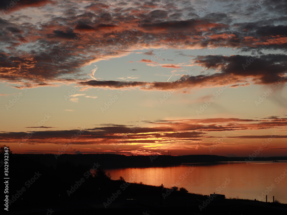 Obraz premium Sonnenaufgang am Grossräschener See in der Lausitz