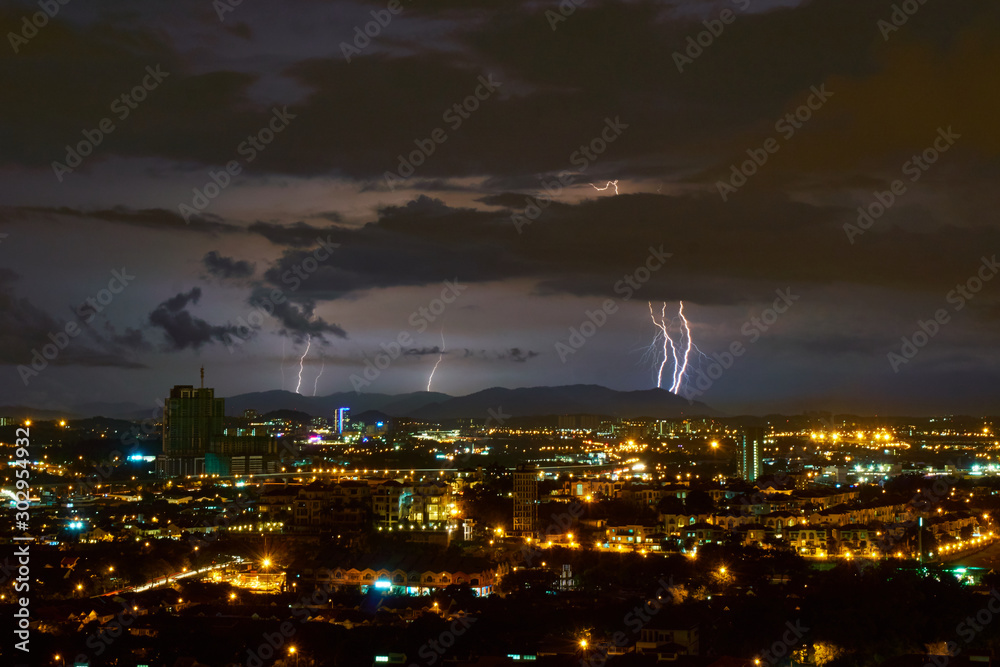 Obraz premium Stunning lightening strike in KL Malaysia