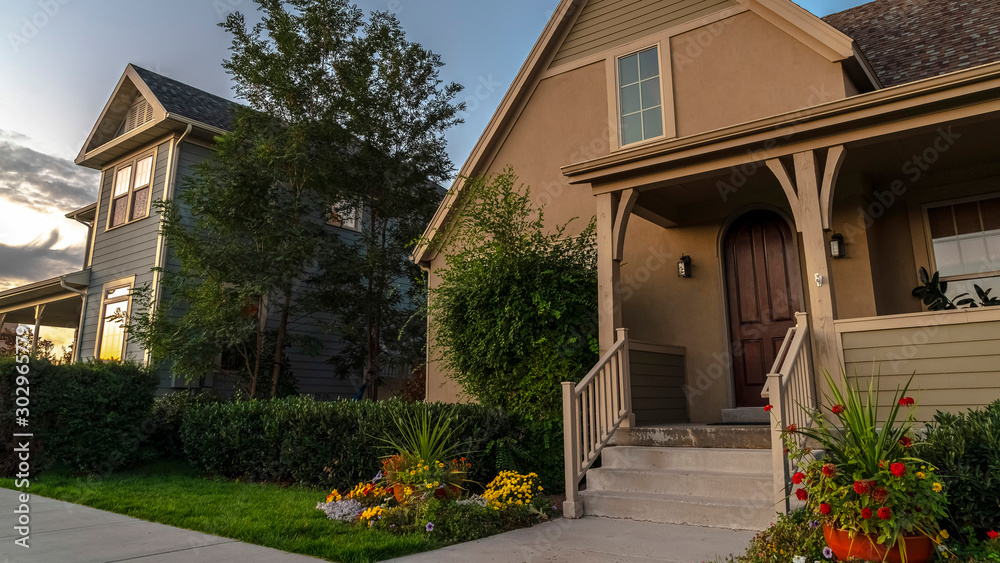 Obraz premium Panorama frame Entrance to a home on a housing development