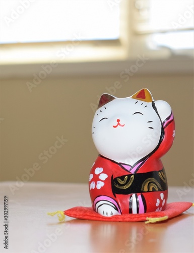 lucky toy cat